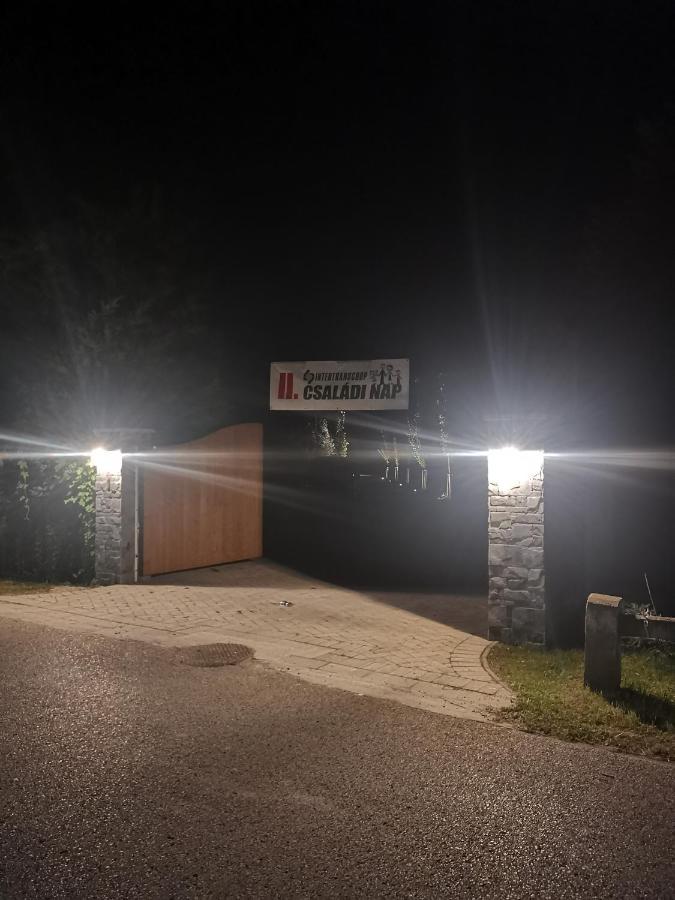Intertranscoop Lake House Vamosszabadi Exterior photo